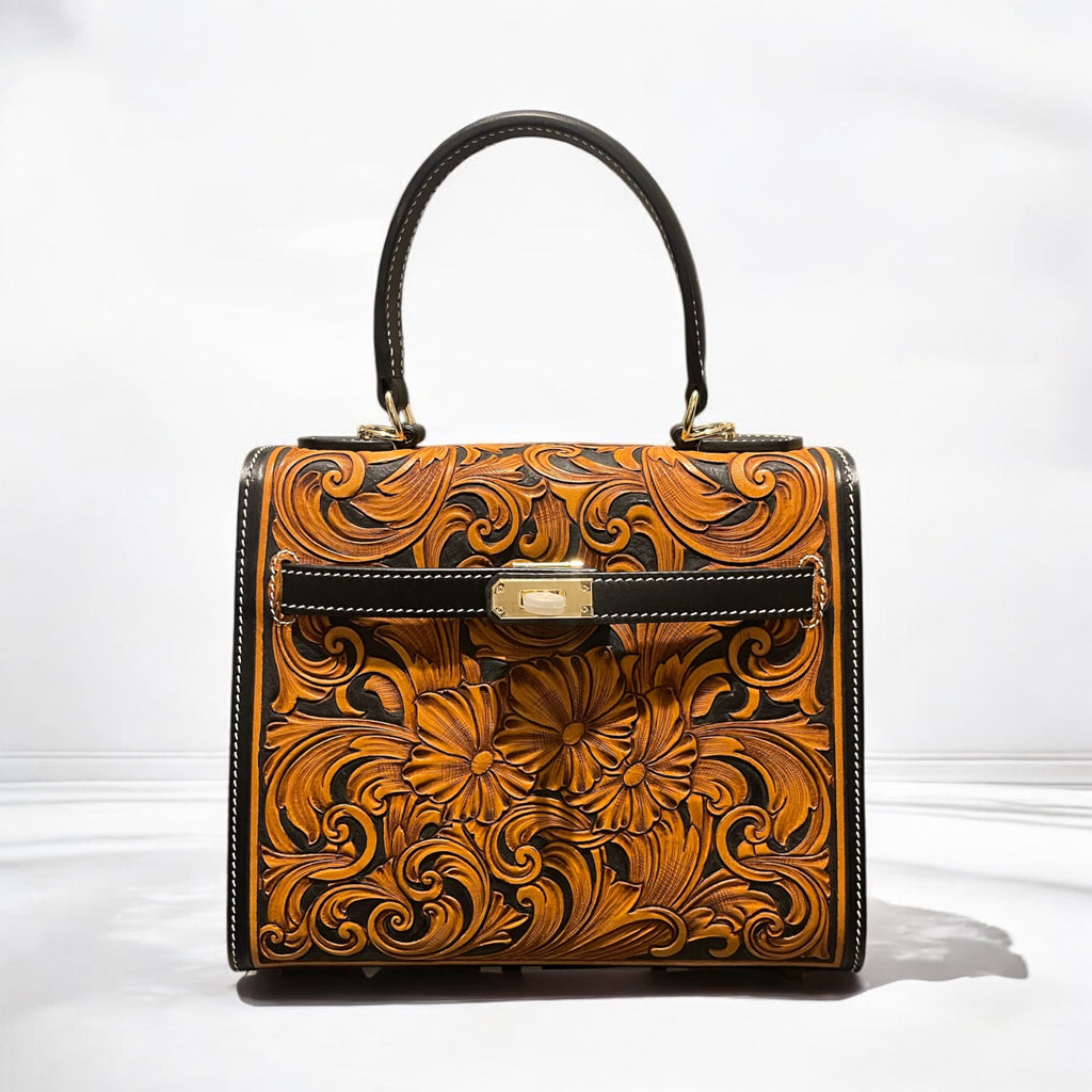 Sac Gabrielle noir – Vue de dos détail gravure intégral 