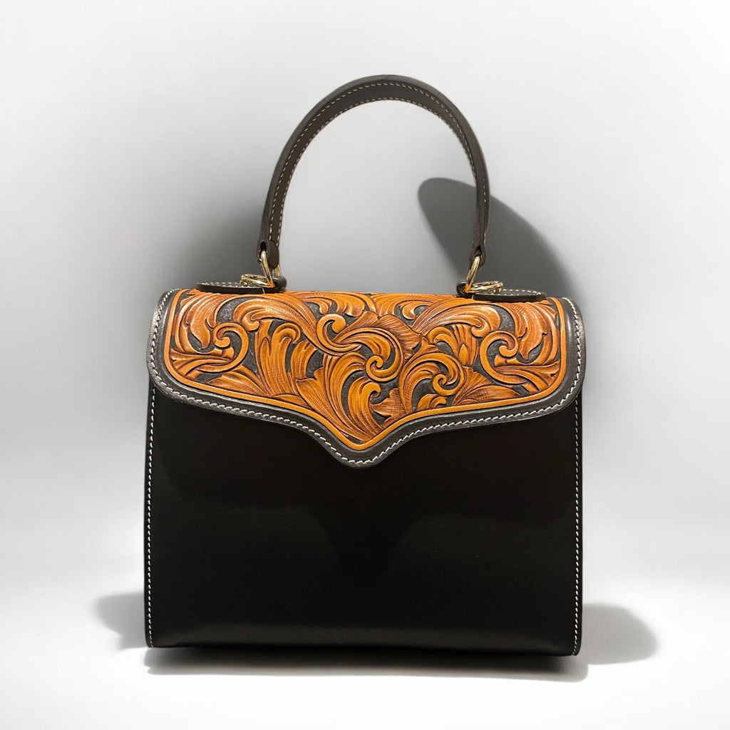 Sac Gabrielle noir avec rabat sculpté – Vue avant pleine largeur