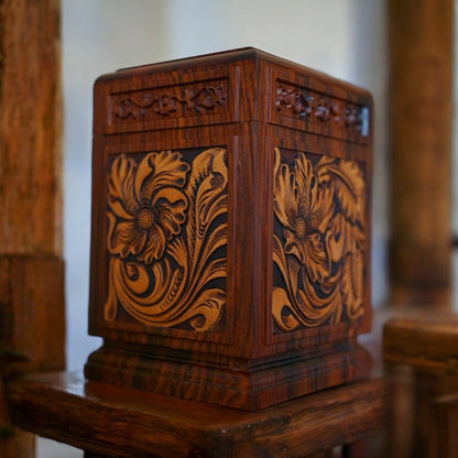 Boîte de rangement rectangulaire en bois et cuir gravée