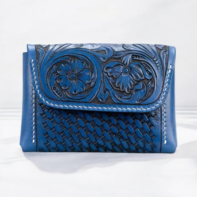 Face – Porte-cartes en cuir embossé bleu avec motifs floraux sculptés – Maison La Reine