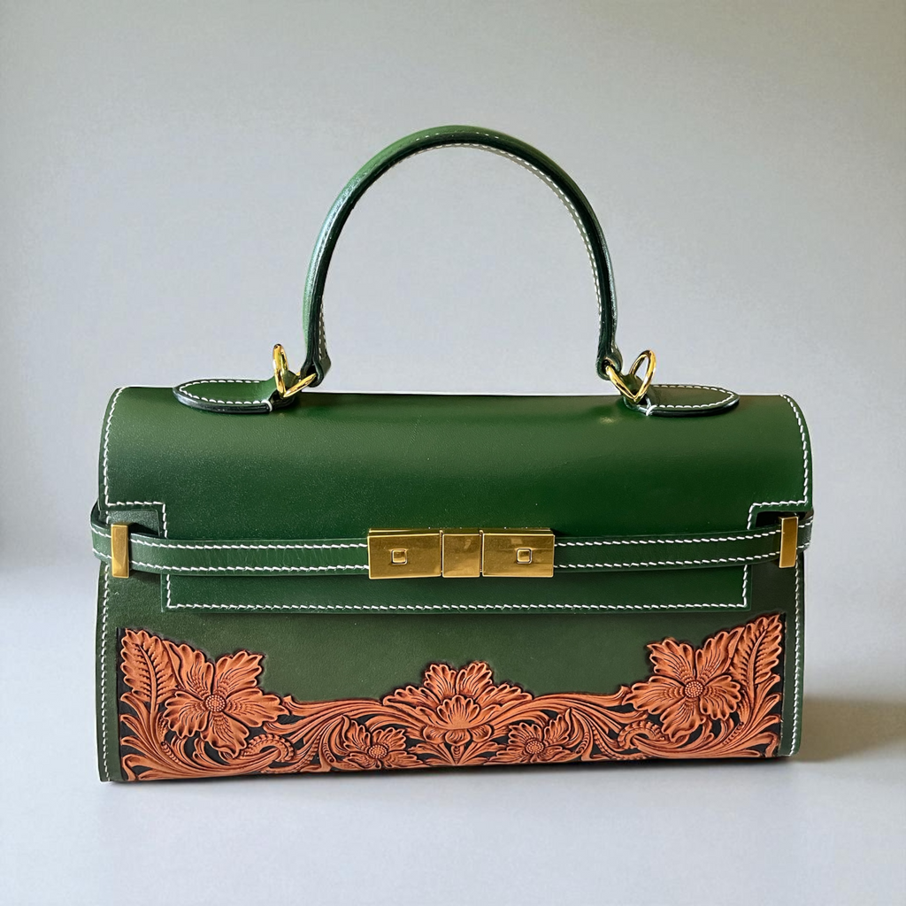 Sac Agathe vert en cuir gravé floral – vue de face – Maison La Reine 