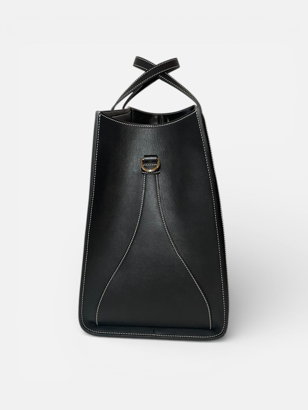 Profil du sac FLORENCE en cuir noir avec finitions dorées